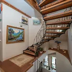 Paivilla Boutique